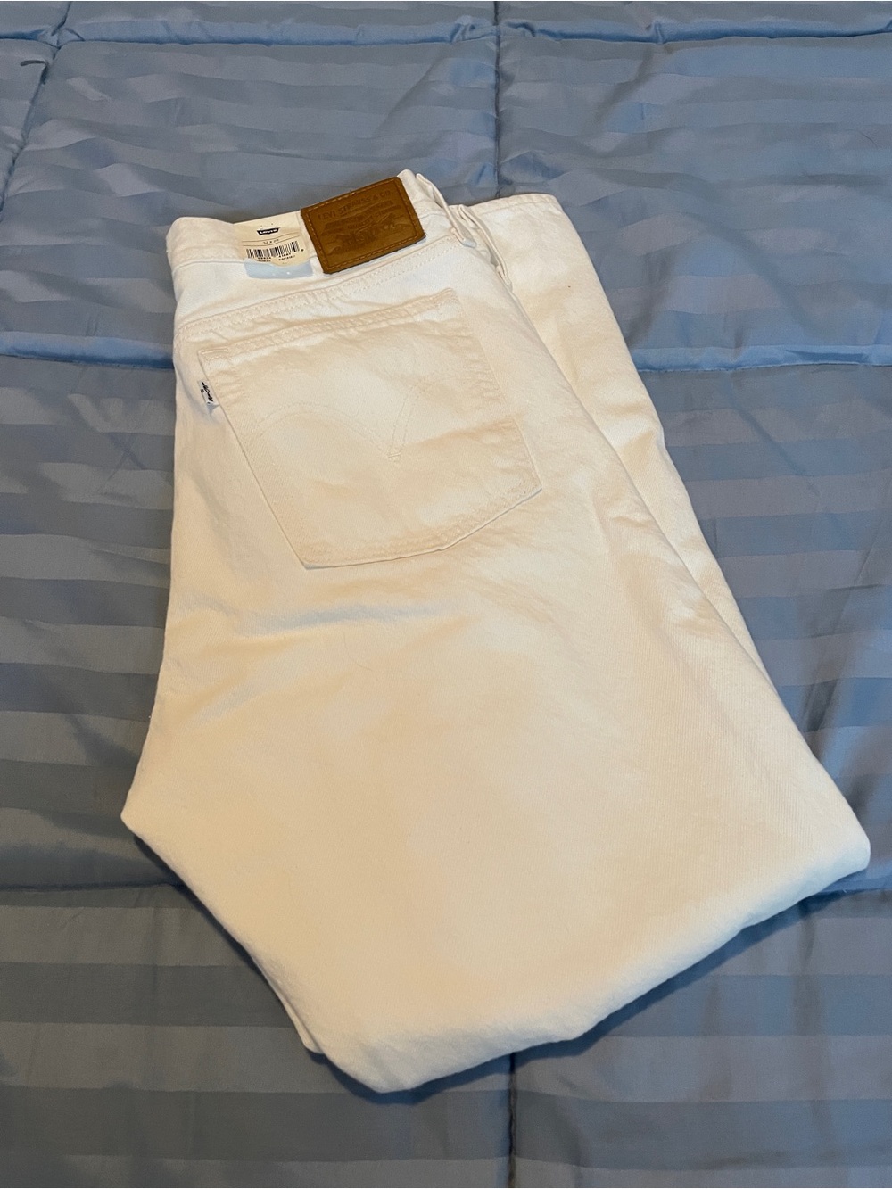 Levi's Straight Leg Jeans in Off-White/Cream - Picture 7 of 8